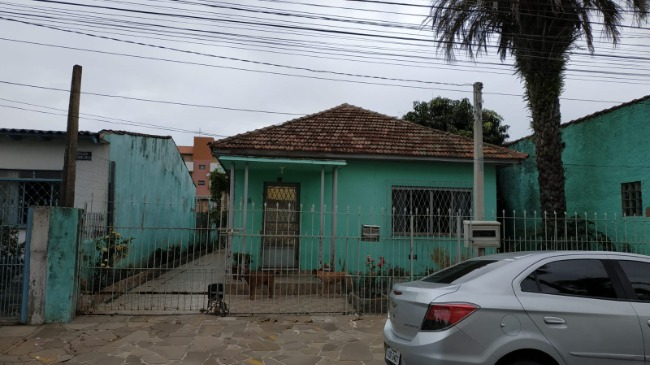 Casa, com 252m², 3 dormitórios no bairro Vila Veranópolis em Cachoeirinha para Comprar