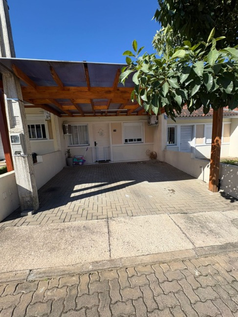 Casa, com 44m², 2 dormitórios no bairro Chacara Das Rosas em Cachoeirinha para Comprar