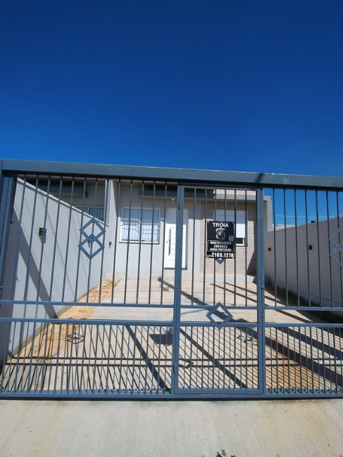 Casa, com 57m², 2 dormitórios no bairro Central Parque em Cachoeirinha para Comprar