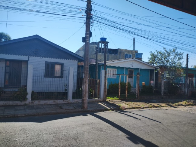 Casa, com 400m², 4 dormitórios no bairro Parque da Matriz em Cachoeirinha para Comprar