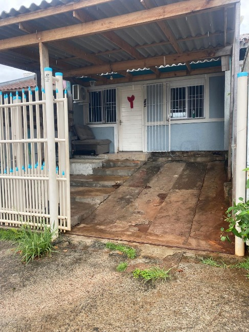 Casa, com 40m², 2 dormitórios no bairro Parque Granja Esperança em Cachoeirinha para Comprar