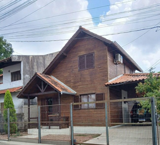 Casa, com 90m², 4 dormitórios no bairro Parque da Matriz em Cachoeirinha para Comprar