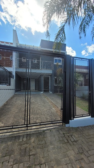 Sobrado, com 146m², 3 dormitórios no bairro Parque da Matriz em Cachoeirinha para Comprar