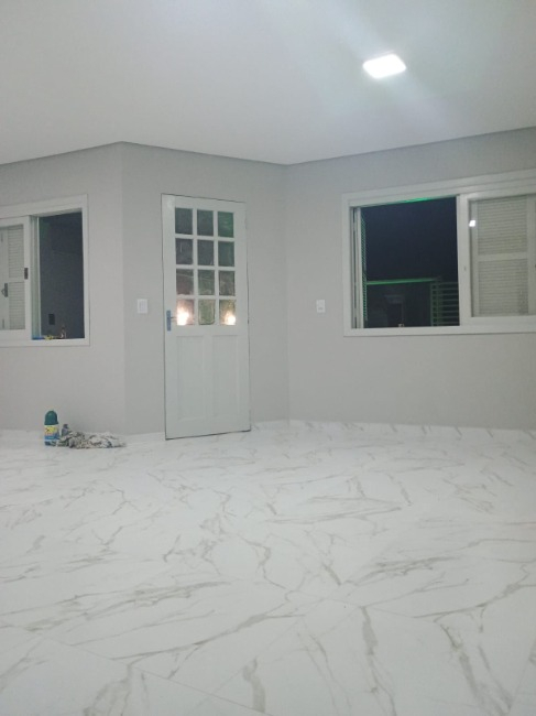 Casa, com 65m², 2 dormitórios no bairro Vila Fátima em Cachoeirinha para Comprar