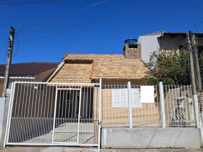 Casa, com 89m², 2 dormitórios no bairro Parque da Matriz em Cachoeirinha para Comprar
