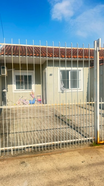 Casa, com 46m², 2 dormitórios no bairro Chacara Das Rosas em Cachoeirinha para Comprar