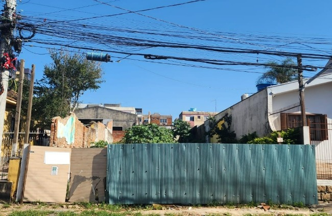 Terreno, com 330m² no bairro Vila Imbui em Cachoeirinha para Comprar
