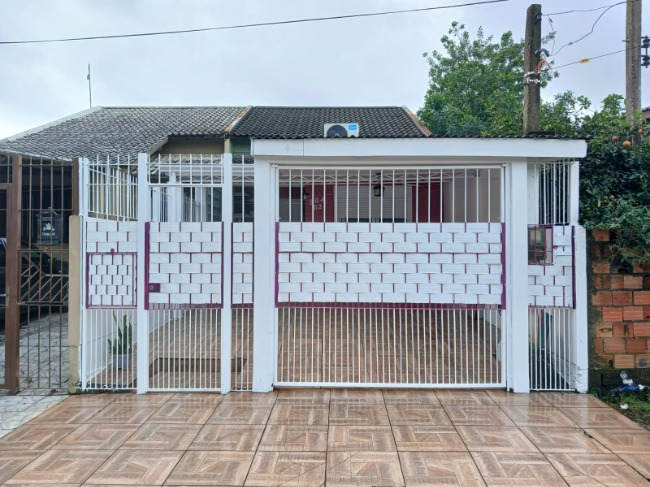 Casa, com 55m², 2 dormitórios no bairro Parque da Matriz em Cachoeirinha para Comprar