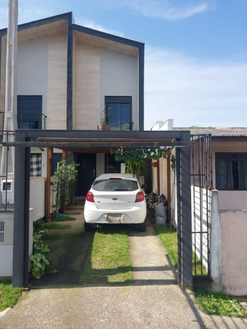 Sobrado, com 62m², 2 dormitórios no bairro Vila Imbui em Cachoeirinha para Comprar